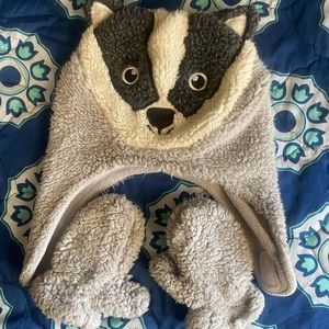 Raccoon hat and mittens